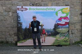 Foto mit 3er, 5er, 10er oder 15er Ehrennadel 
